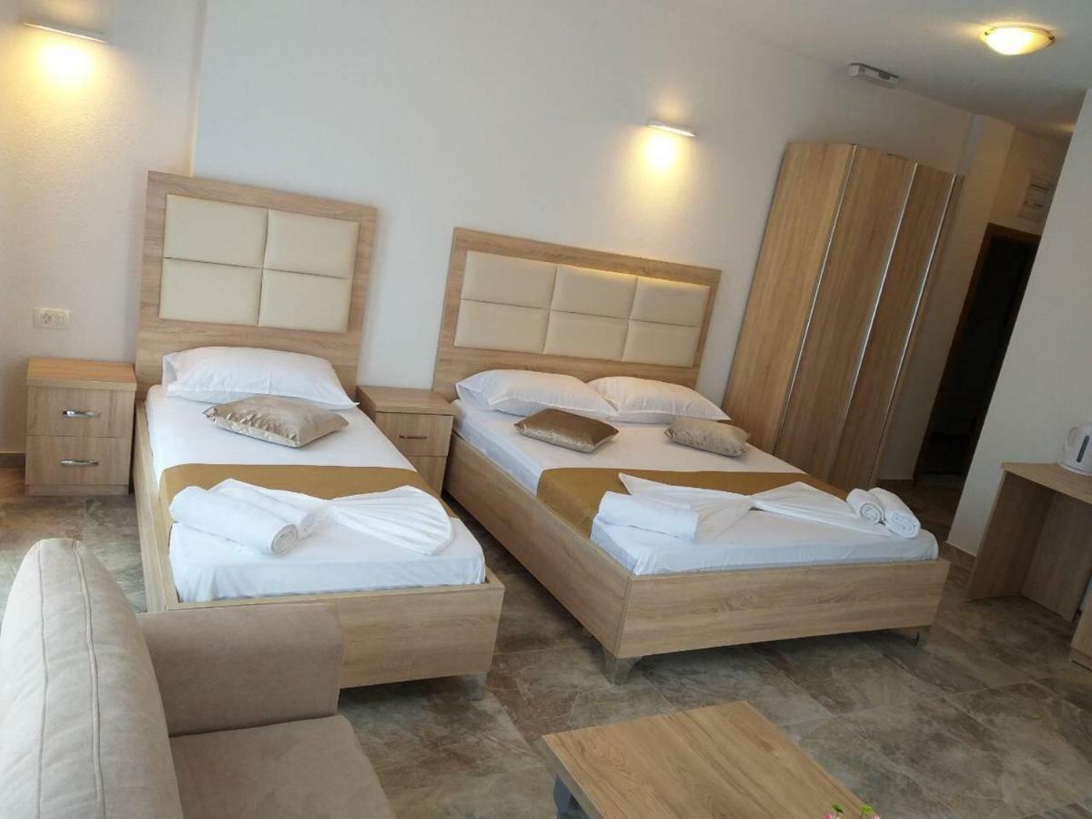 Hotel Gothia Ulcinj Exterior photo