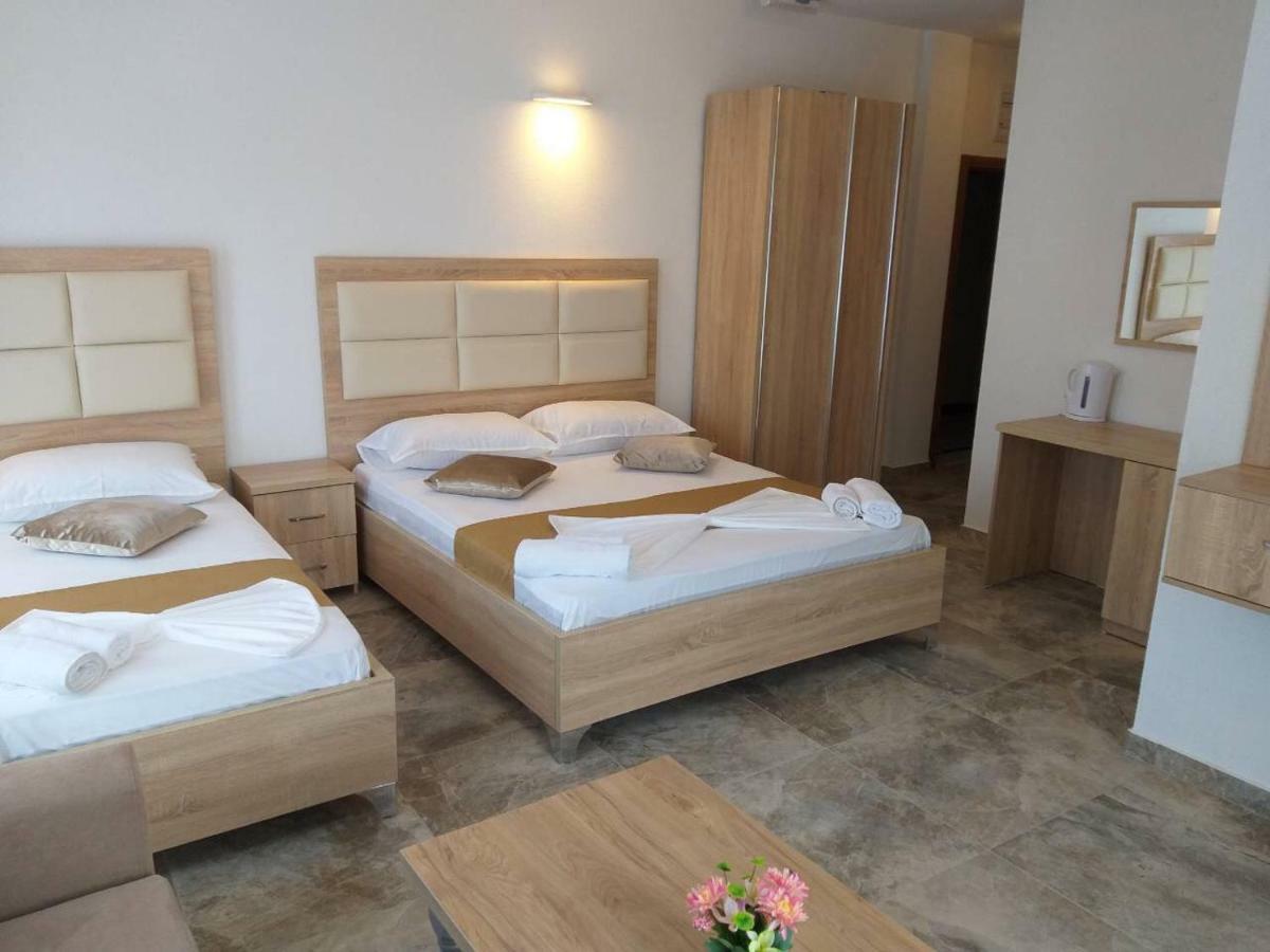 Hotel Gothia Ulcinj Exterior photo